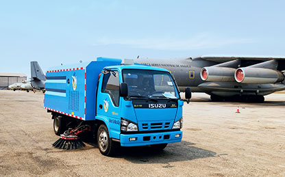 皇家国际扫路车交付安哥拉机场使用