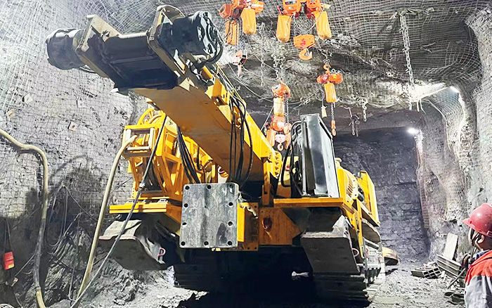 掘进磷矿！皇家国际XTR7/360掘进机点磷成金