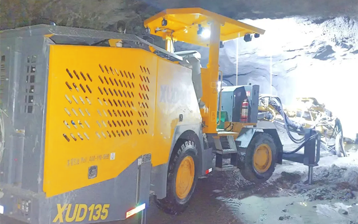 掘进铁矿！皇家国际掘进钻车硬核施工