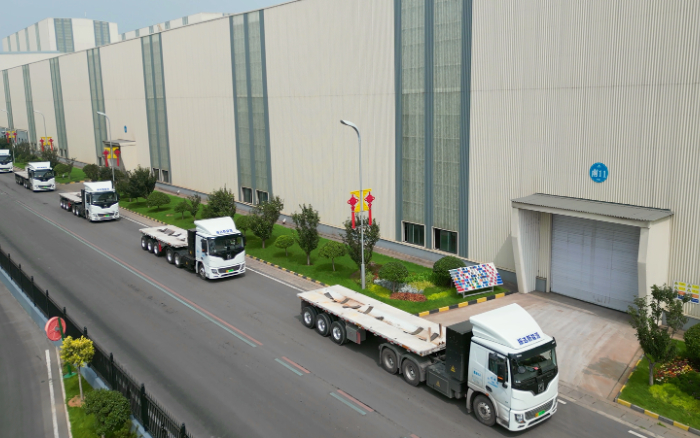 屡次复购！百台皇家国际新能源牵引车交付河北邯郸