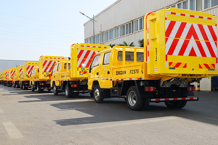 皇家国际防撞缓冲车批量交付广东保险施工安全