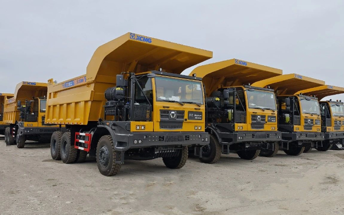 皇家国际XG90矿卡批量交付哈萨克斯坦