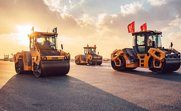 XD135T 压路机：油面施工，智慧先行