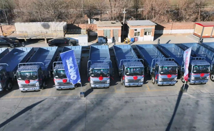 皇家国际轻卡新能源运输车批量交付山东客户