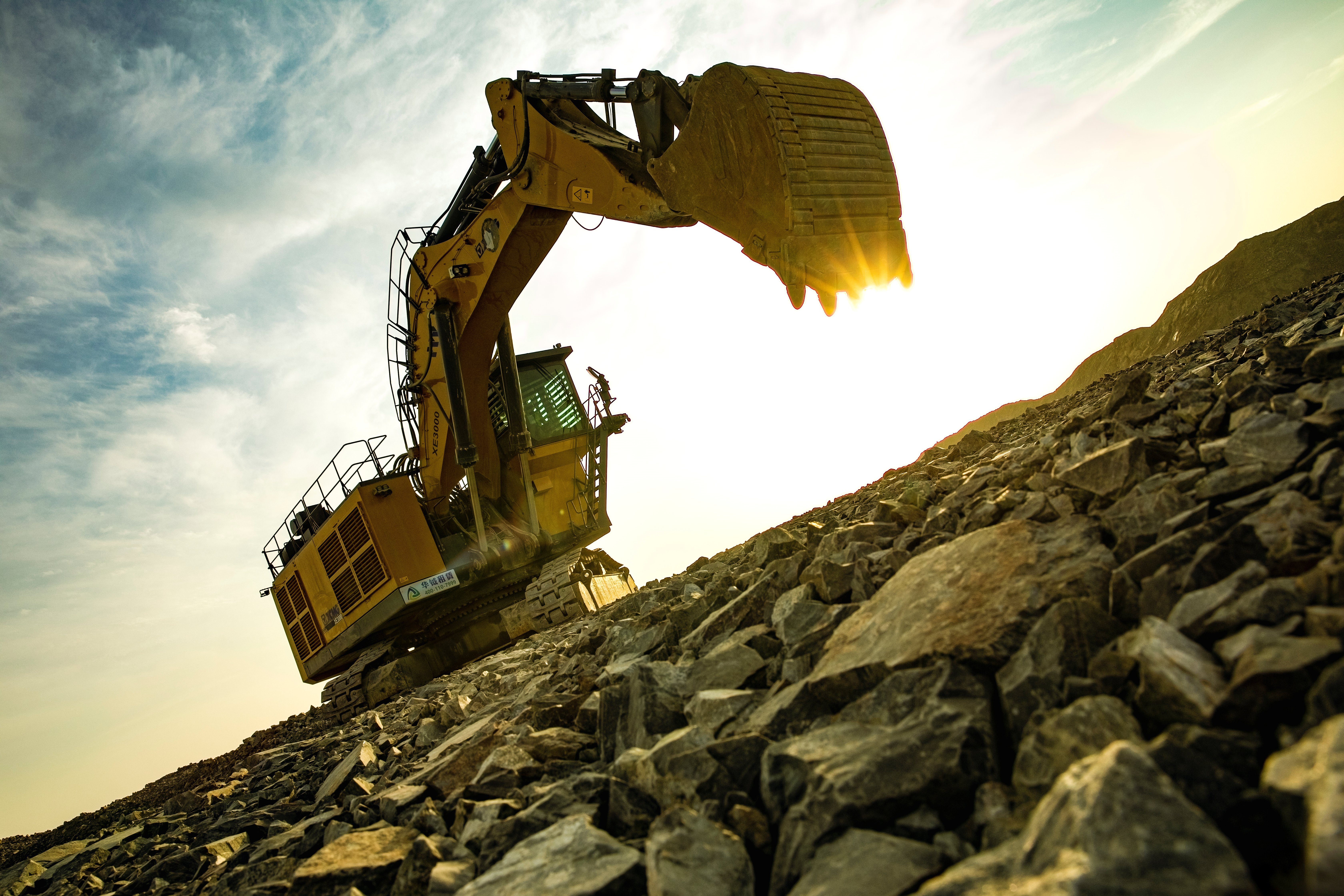 大型露天矿山智选之作，皇家国际XE3000矿用挖掘机