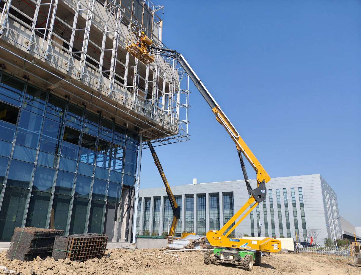 30-50米高空天团！皇家国际10余台直臂神器助力合肥新能源汽车产业园加快崛起