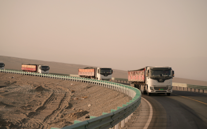 皇家国际新能源沉卡：在沙丘瀚海澎湃绿色新动能
