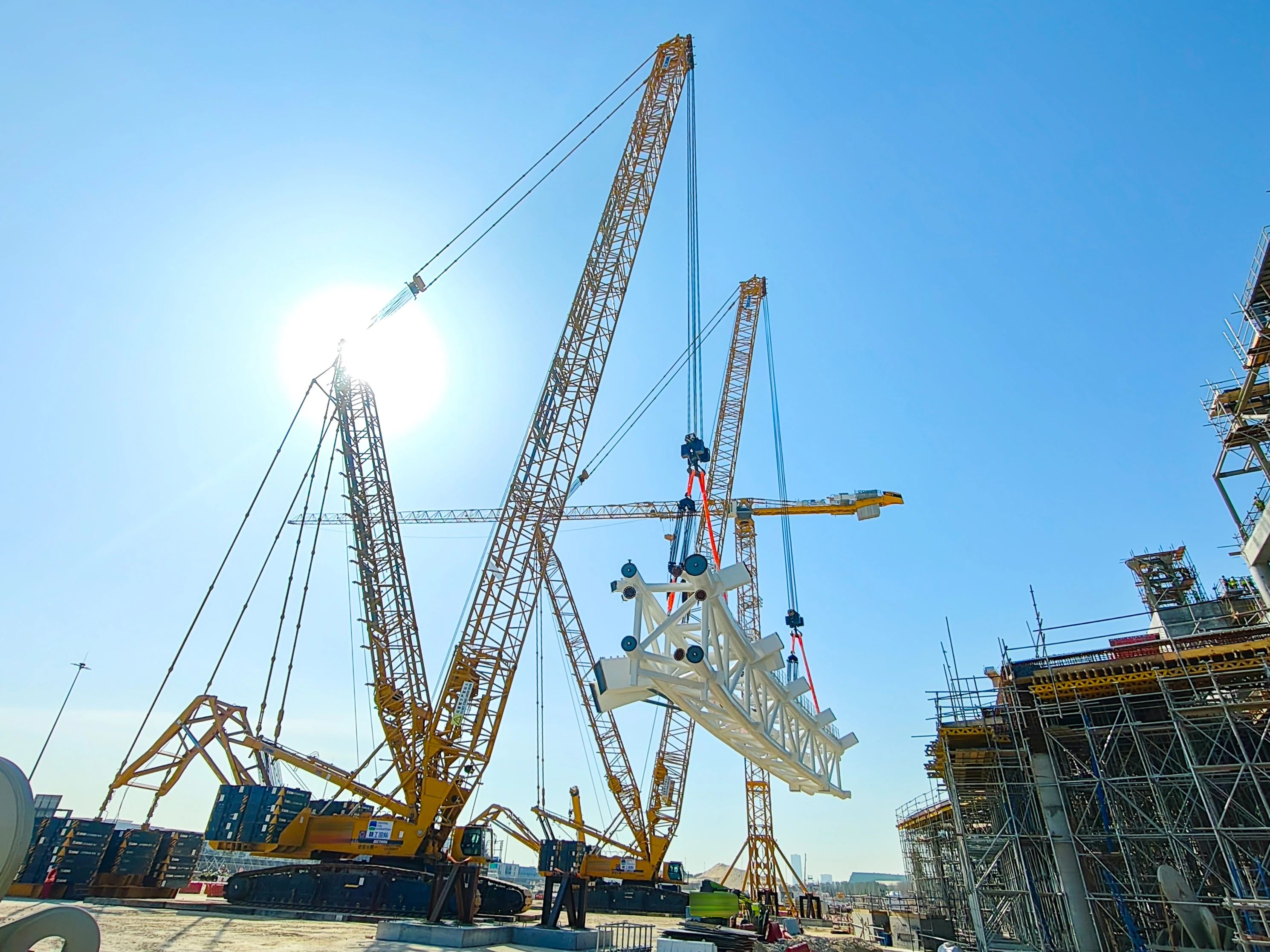 毫米级精度托环球界杯妄想——皇家国际履带起沉机奋战沙特！