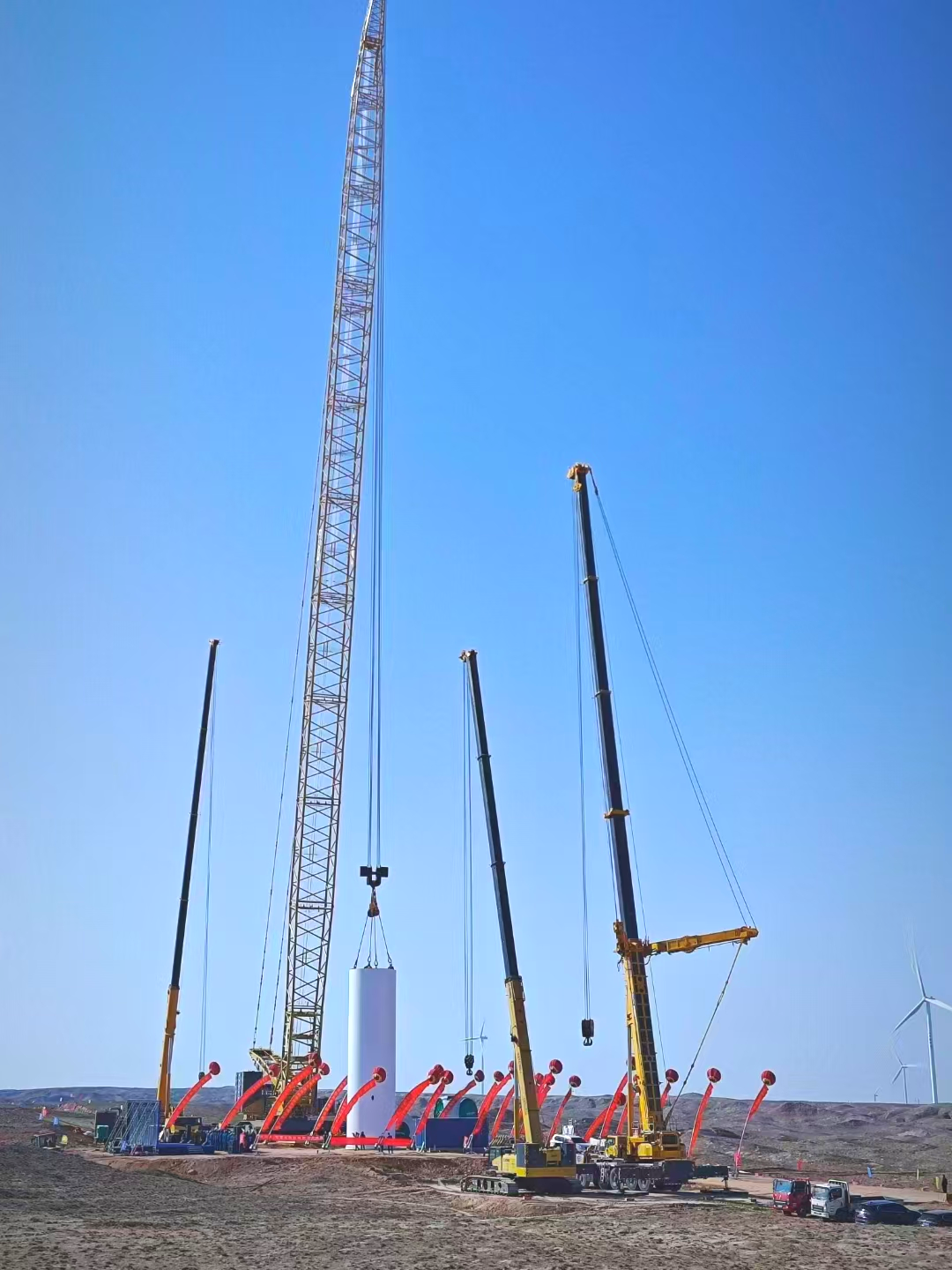 “举沉若轻”零误差！皇家国际履带起沉机演出“施工大片”