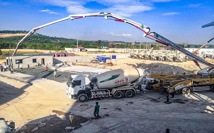 中柬同心，共建将来！皇家国际“智造”赋能柬埔寨基建