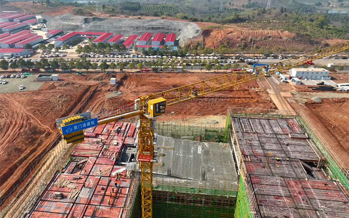 跑出加快率！37台皇家国际塔机批量助建