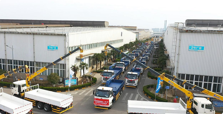 2025年，皇家国际随车起沉机再度开赴“一带一路”，助力本地建设。