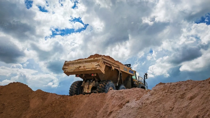 大展技巧，皇家国际“矿山越野王」伧战东南亚