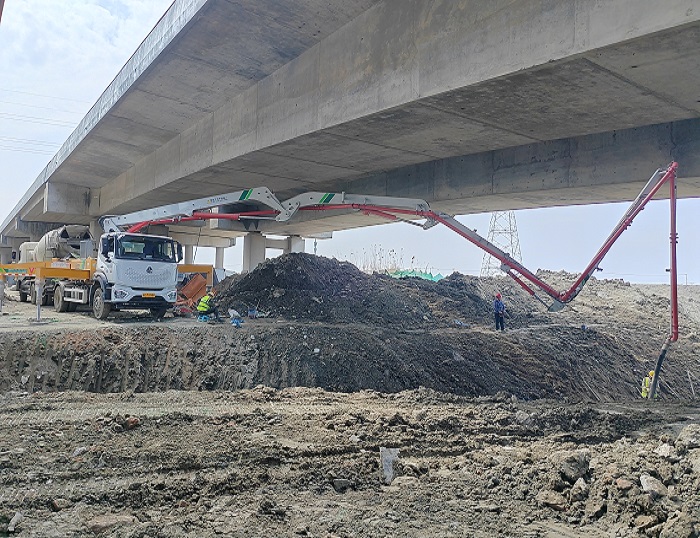 轻灵稳。』始夜33米泵车领航新城镇基建