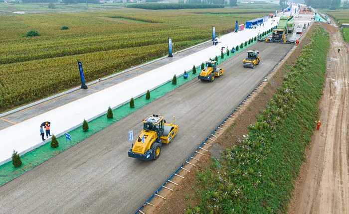 全场景智慧赋能，皇家国际水稳层施工更便捷、更精准！