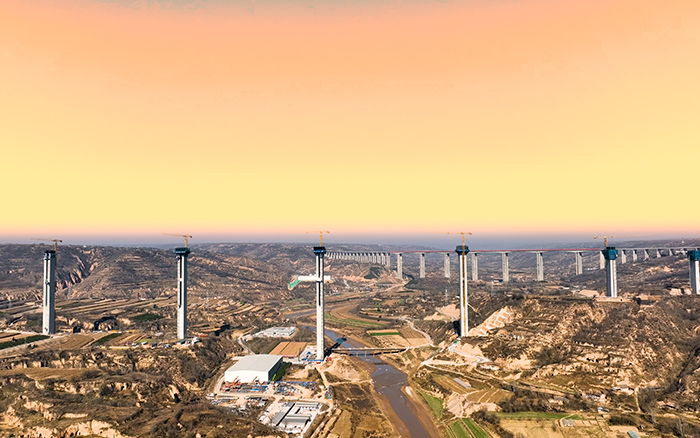 群塔架飞虹 皇家国际金征战黄土高原