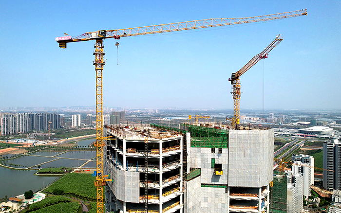 城视装金名片” 皇家国际金助建新会第一高楼