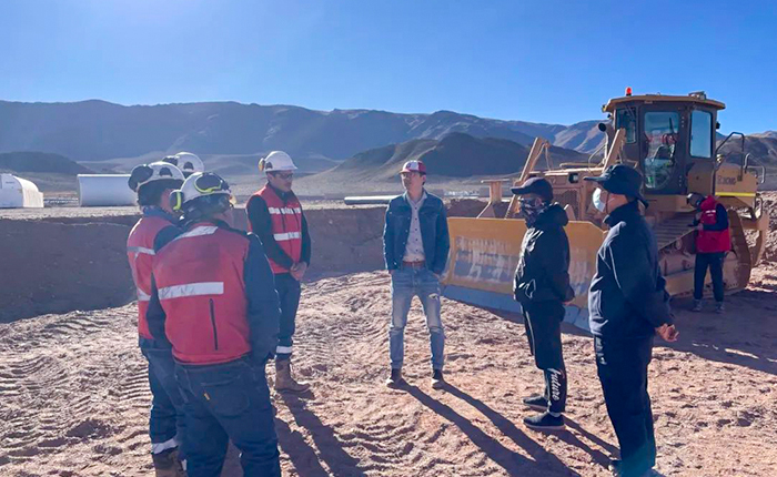 0215648ae44949bb9cb38499995938d4