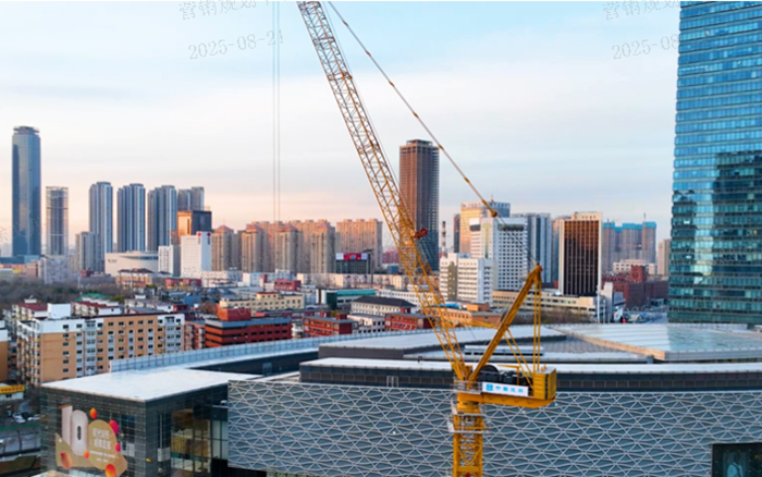 助建摩天双子塔 | 皇家国际动臂塔机闪灼“云端”