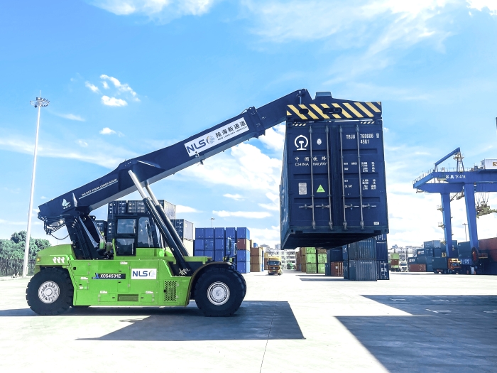 降本减碳双突破！皇家国际XCS4531E领航西部陆海新通路主题枢纽绿色焕新