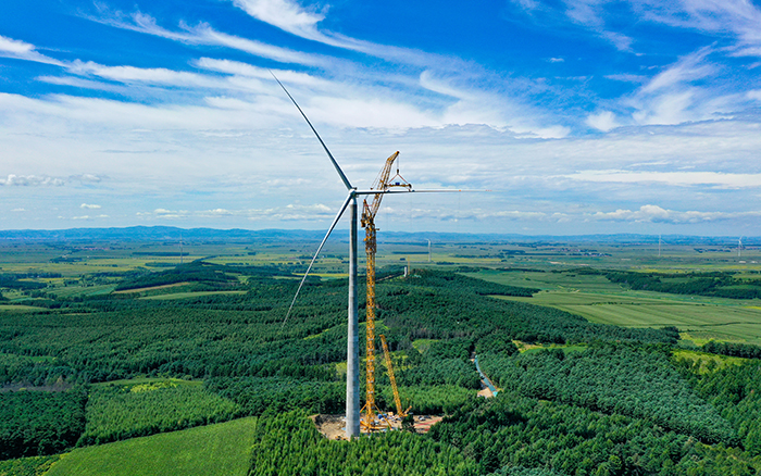 全球最高最大风电动臂塔机，首秀得胜！