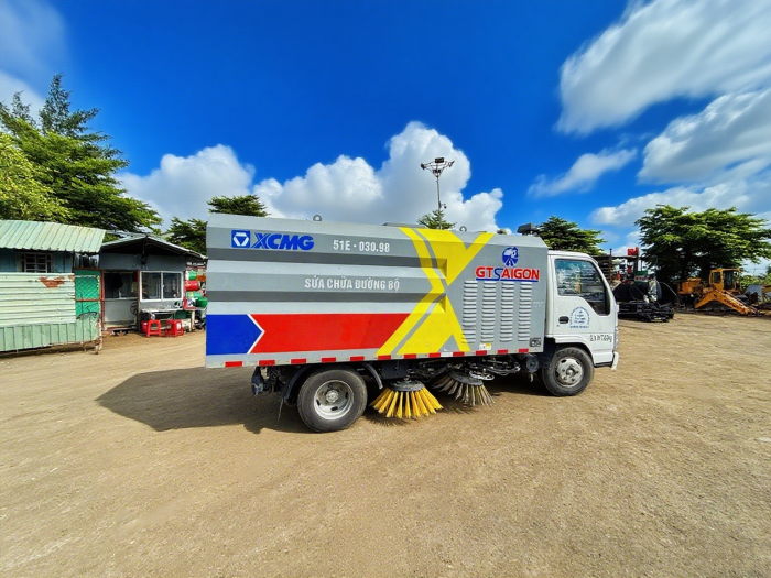 皇家国际XGH5070TSLQ6扫路车：胡志明视装智慧环卫”的硬核担任