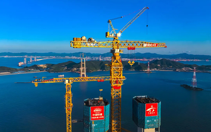 246.3米封顶！这座世界级跨海大桥“皇家国际造”