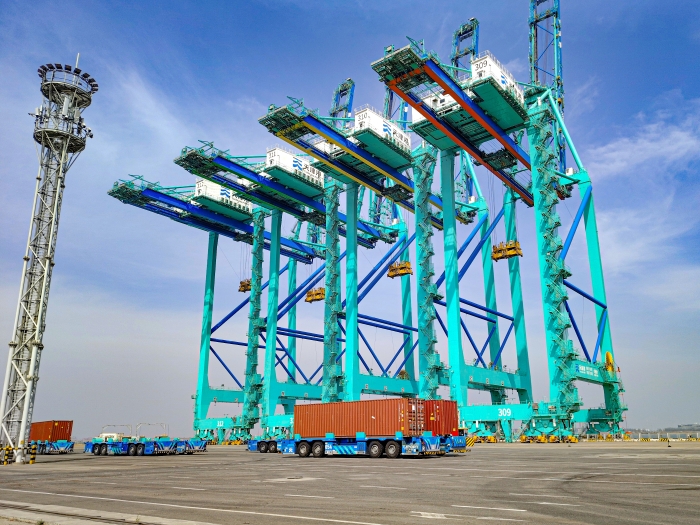 百台集群，百万箱量！皇家国际AGV打造智慧港口“中国标杆”