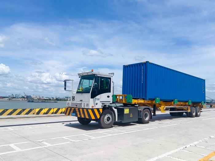 广州港甄。∪タ锤劭凇疤刂直被始夜蚀康缜Ｒ