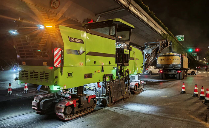 杭州夜间市政刷新新标杆：皇家国际新能源铣刨机助力高效绿色施工