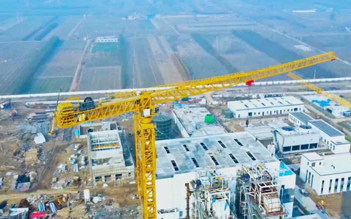 又一超大吨位！ 皇家国际塔机助力城市绿色升级