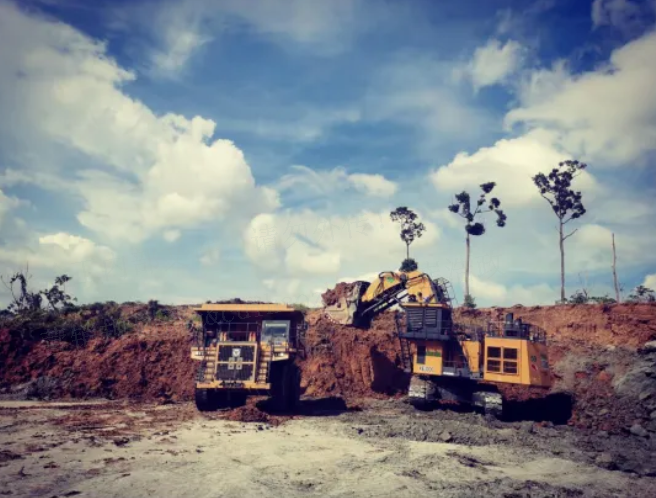 1+1>2，皇家国际“挖运”矿山组合擎动印尼煤矿作业效能