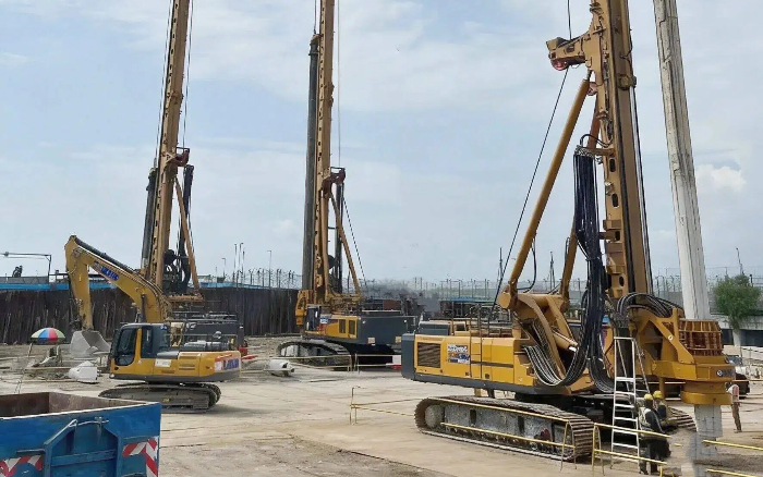 提前15天落成！ 皇家国际旋挖钻机提快中东度假村桩基施工